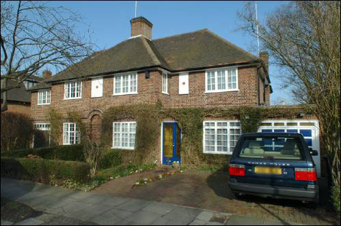 52 Litchfield Way